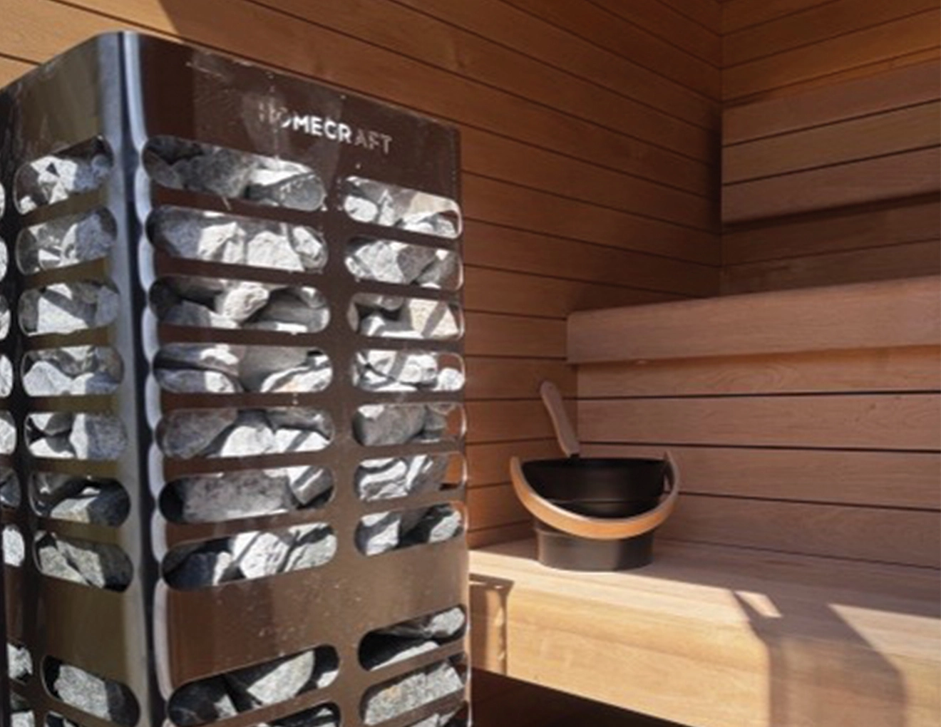 Homecraft heater and benches in Kodiak Luik Sauna